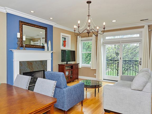 3rd image of 6024 N Damen Ave #2N