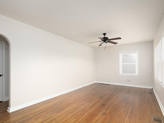 4th image of 334 Stratford Dr