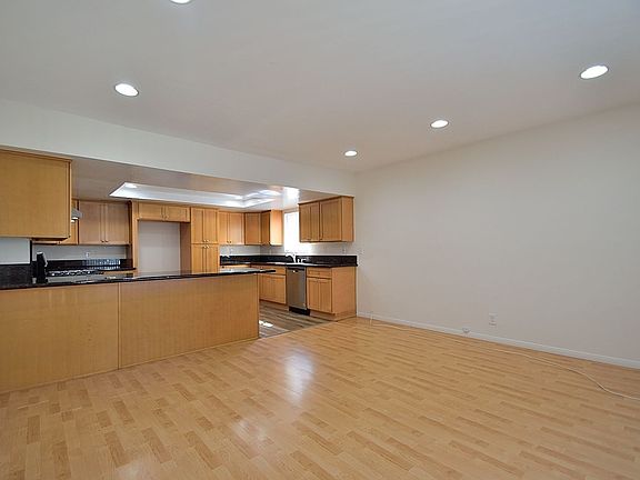 2nd image of 4336 W 171st St #W4336