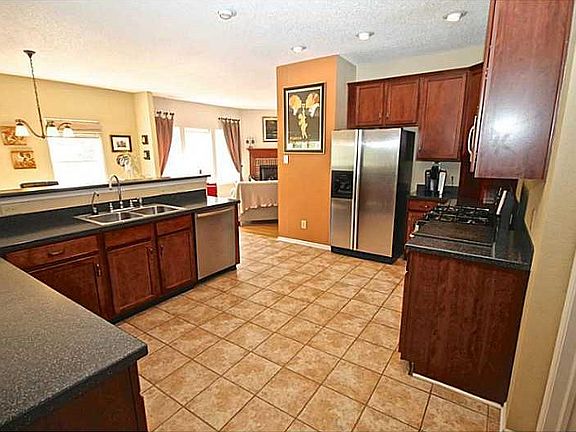 2nd image of 5901 Noble Dr
