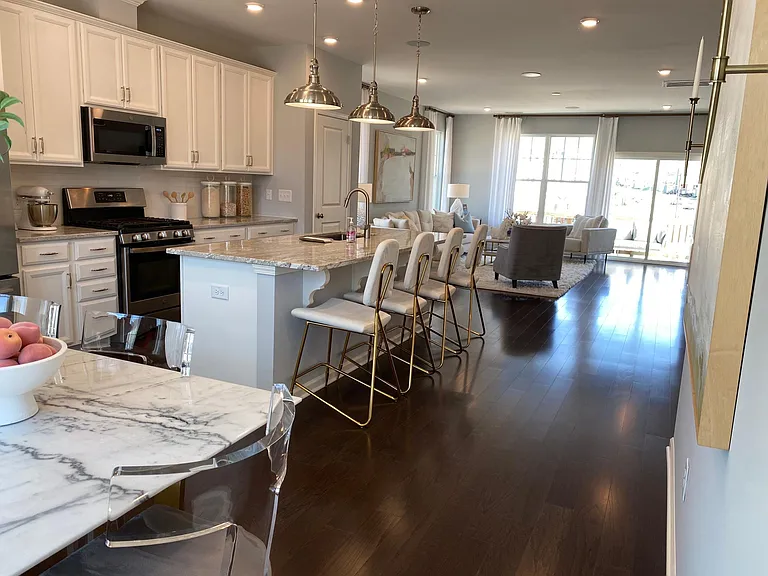 1258 Commack Dr — Photo 8