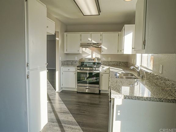 4th image of 4728 Katrina Pl