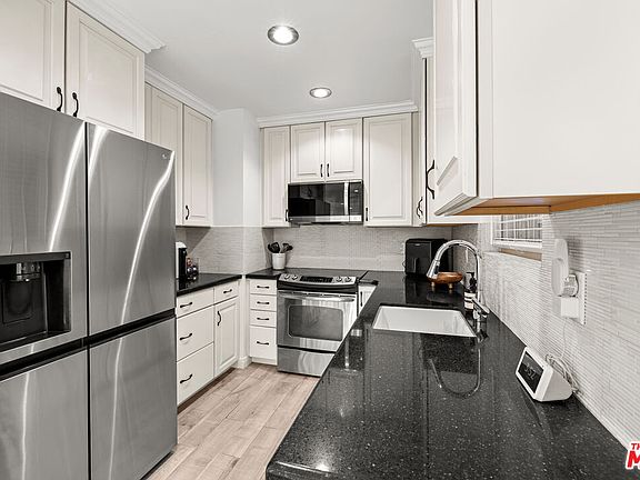 5th image of 5651 Windsor Way Unit 101