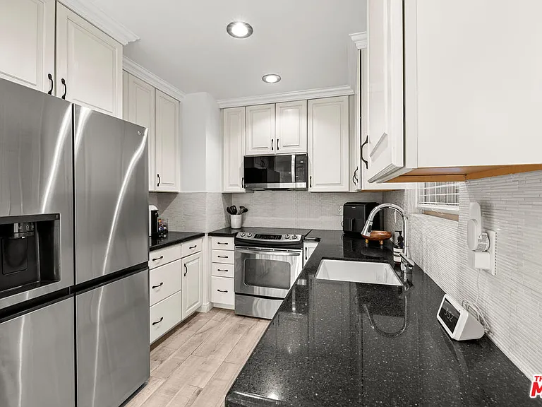 5651 Windsor Way #101 — Photo 5