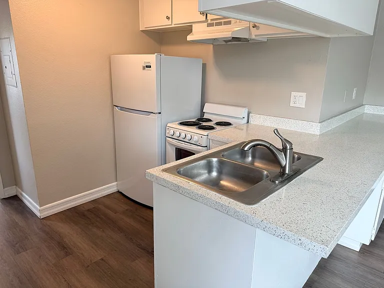 4325 Texas St — Photo 22