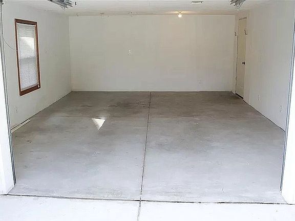 5th image of 3842 Pat St