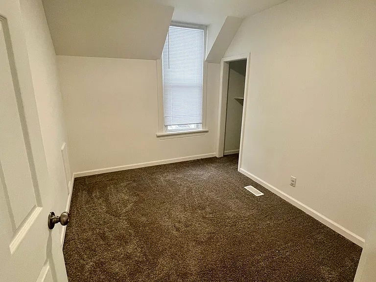 Upstairs bedroom 2
