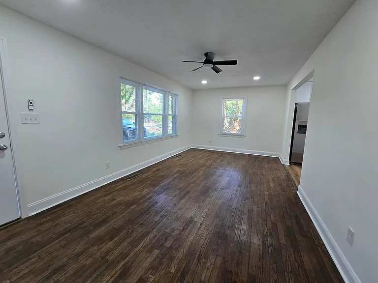 4909 Walnut Dr — Photo 8