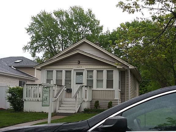 3rd image of 18453 Oakwood Ave