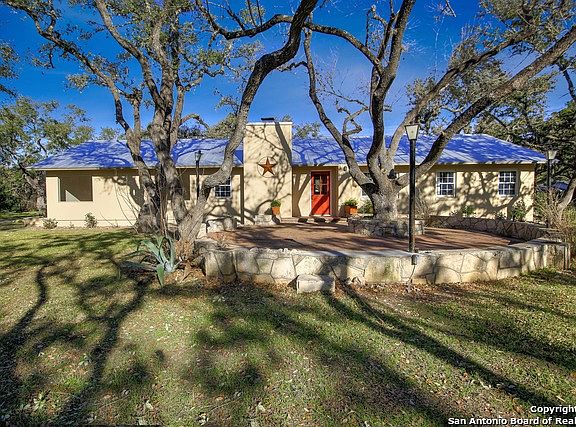2nd image of 111 Shavano Dr