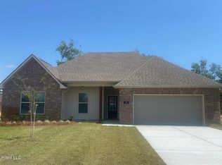 8 Gant Ln, Long Beach, MS 39560