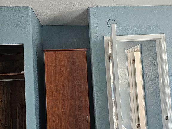3rd image of 828 N Grandview Ave APT 3