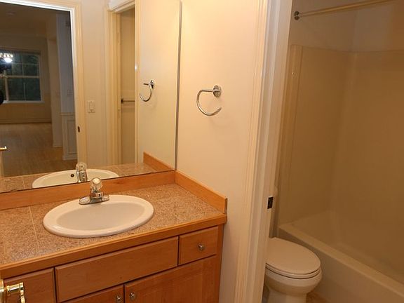 5th image of 1522 NW 58th St APT C