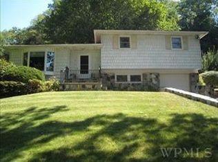 9 Overhill Rd, Elmsford, NY 10523