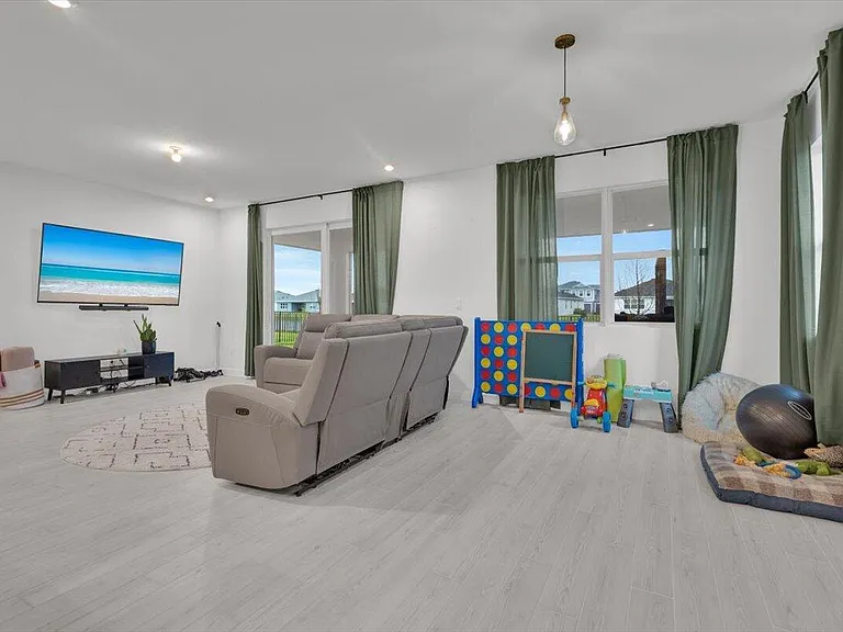 14391 SW Skye Dr — Photo 17