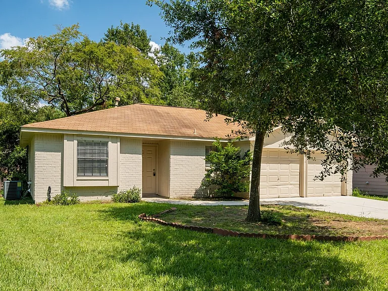 72 Oldstream Ct — Photo 3
