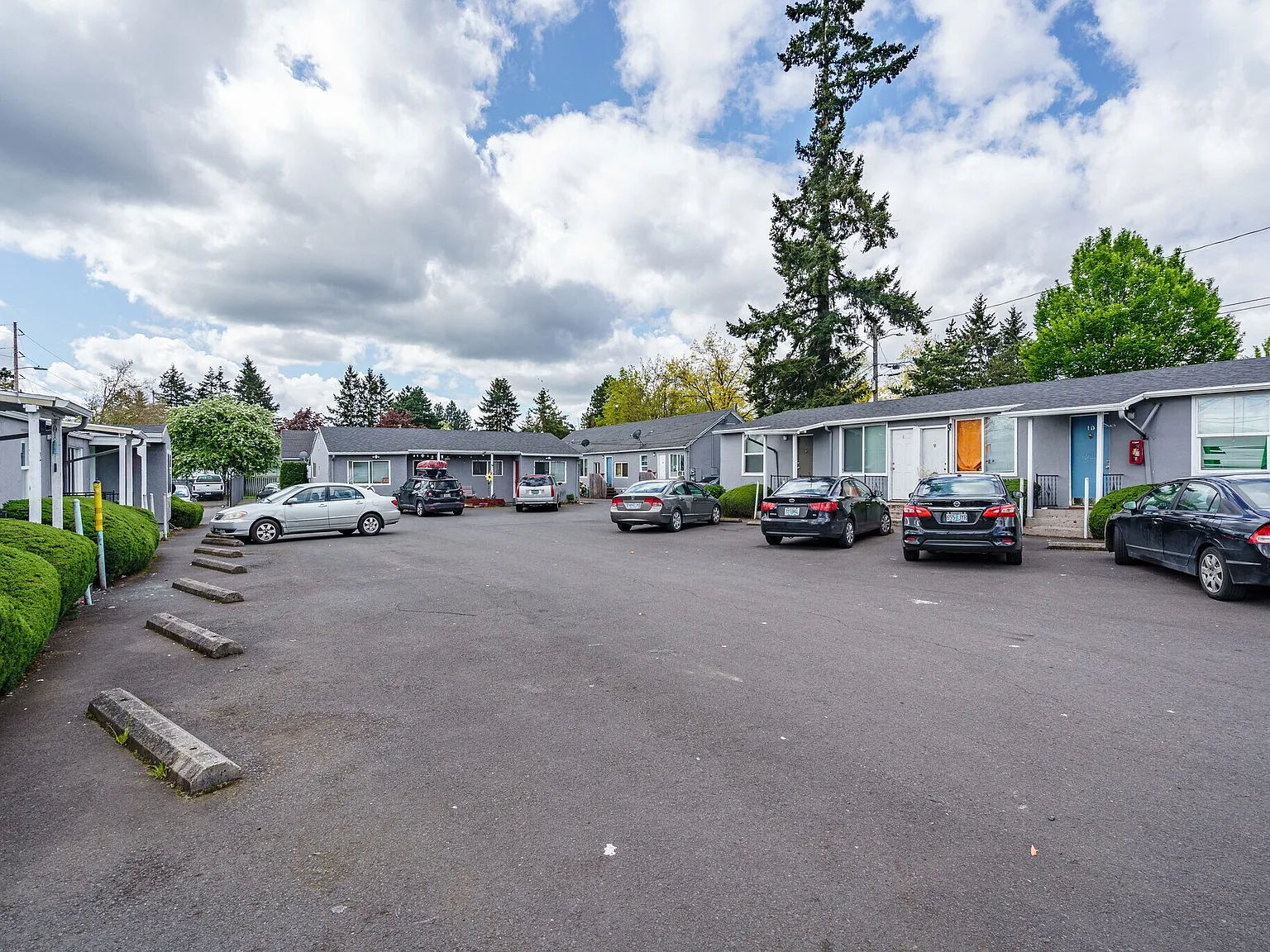 Gilbert Square Apartments — Photo 2