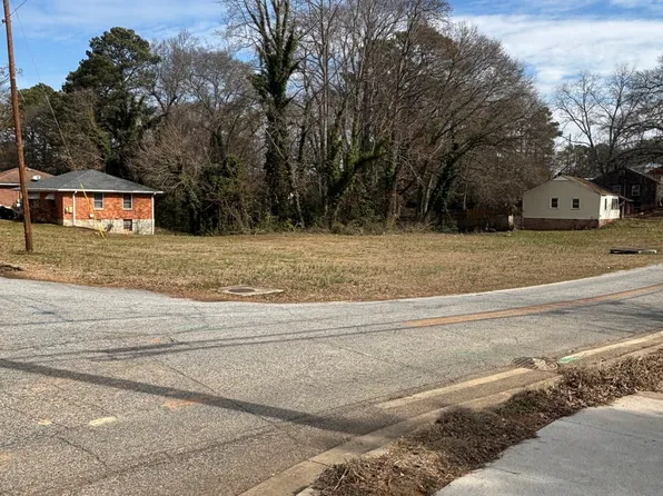 4648 Ernest Dr, Forest Park, GA 30297