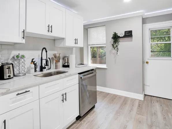 258 Clerk Street image 11 of 34