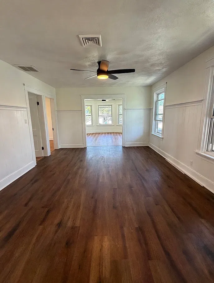 3 bed, 1044 sqft, $2,200 — Photo 4