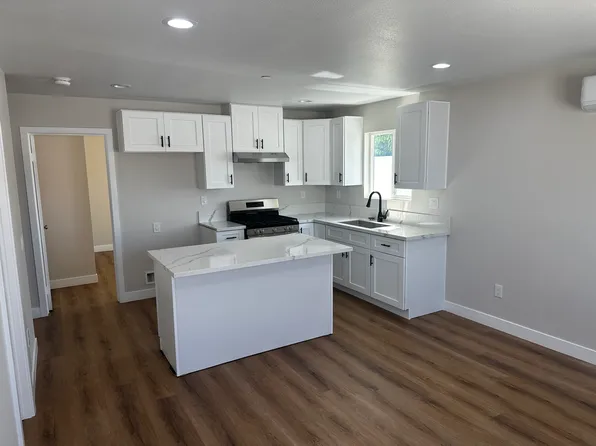 2630 9th St, Riverside, CA 92507