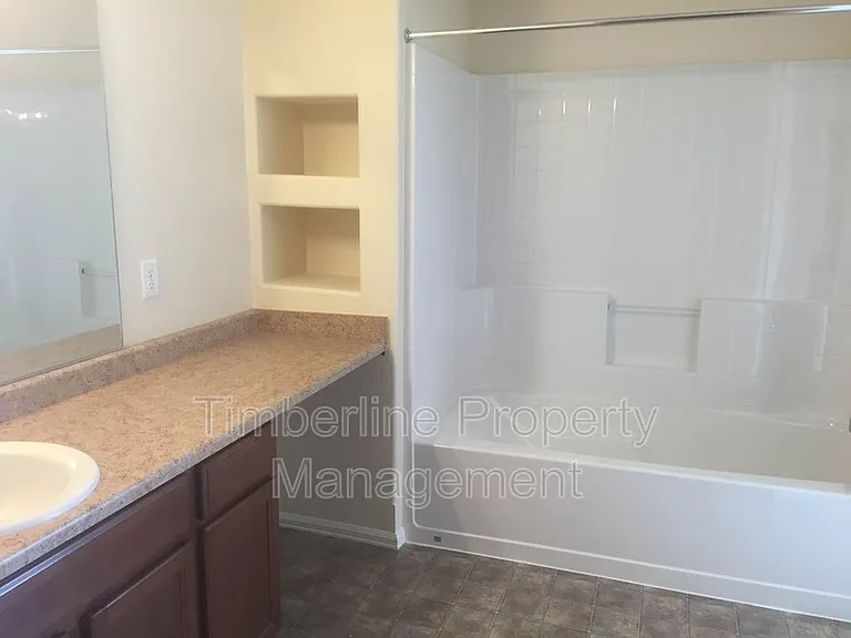 2178 Phillips Aly — Photo 12
