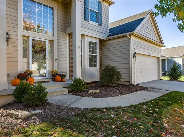 15887 W 157th Ter, Olathe, KS 66062