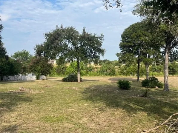 302 Montwood, Seguin, TX 78155