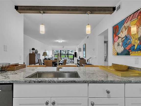 5th image of 1 Plantation Dr APT 103