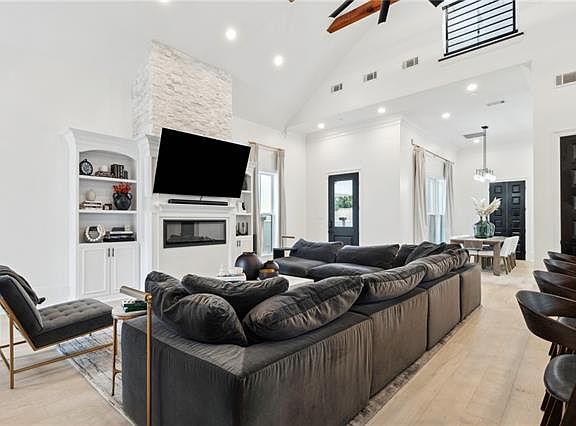 5th image of 13 Cocos St