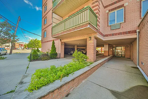 Sold by Maximillion Realty, Inc. | media 1