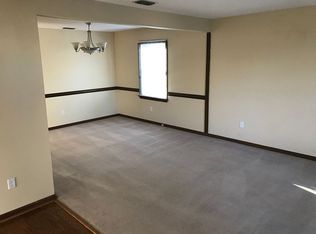 1460 Debbs Ln, Chesapeake, VA 23320
