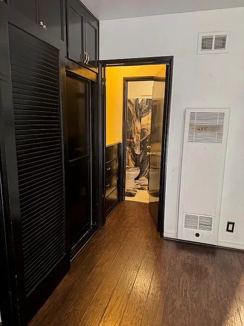 Studio, 700 sqft, $1,800 — Photo 4