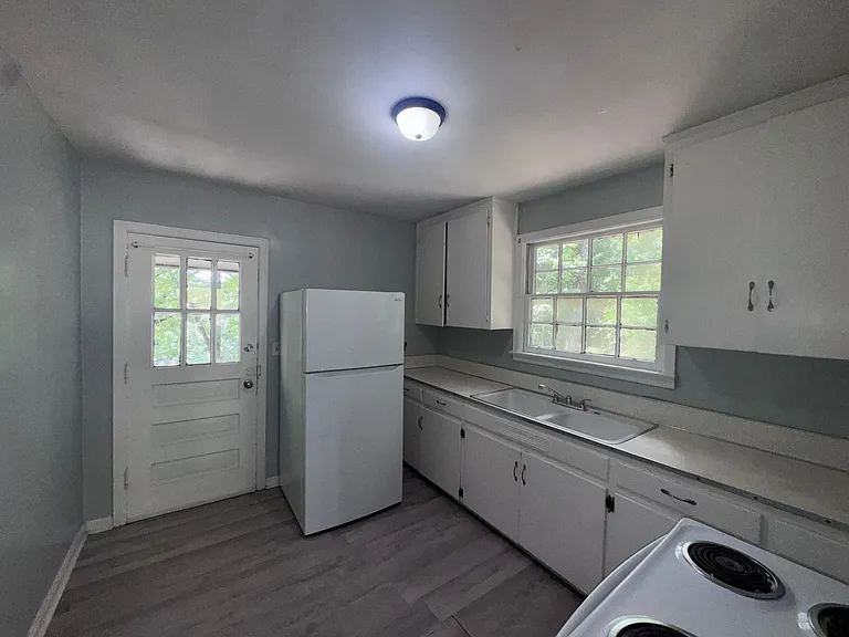 1529 Charlotte Ave — Photo 10