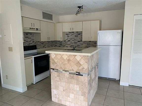 2nd image of 320 Black Oak Ct APT 108