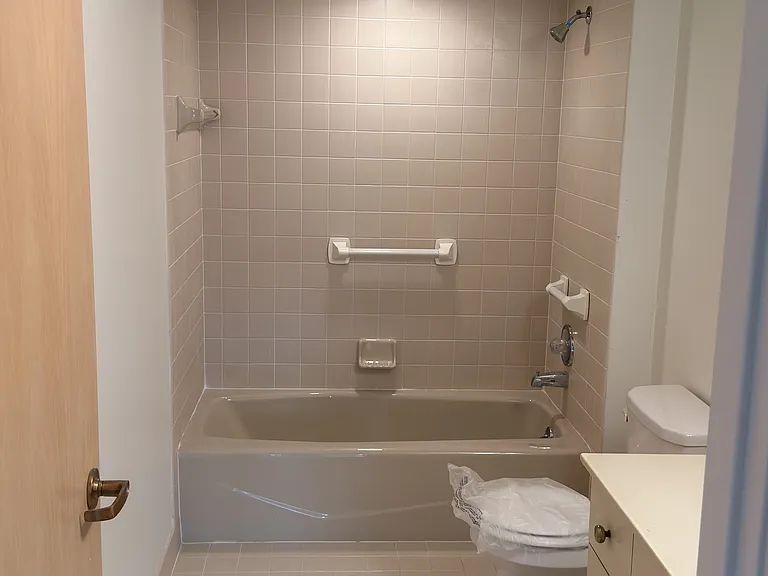 Chelsea Condos — Photo 50