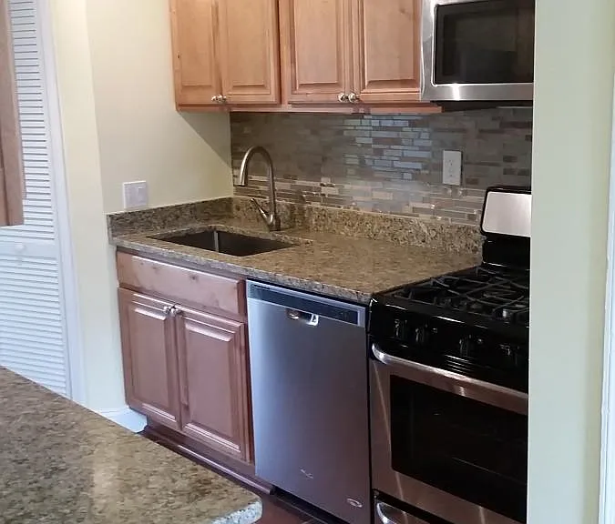 1231 Penn St NE #1 — Photo 1