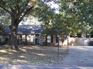 4006 Oak Rd, Memphis, TN 38135