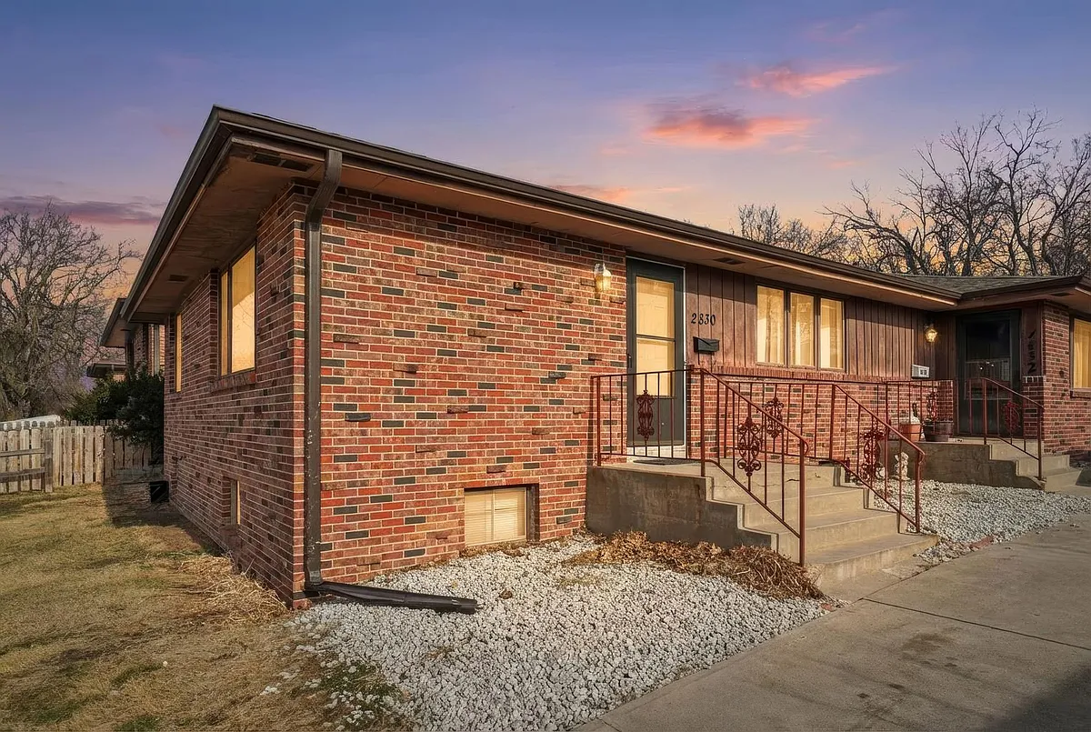 Building Photo - 2830 S 13th St #1