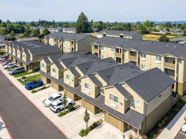 Autumn Woods Apartments