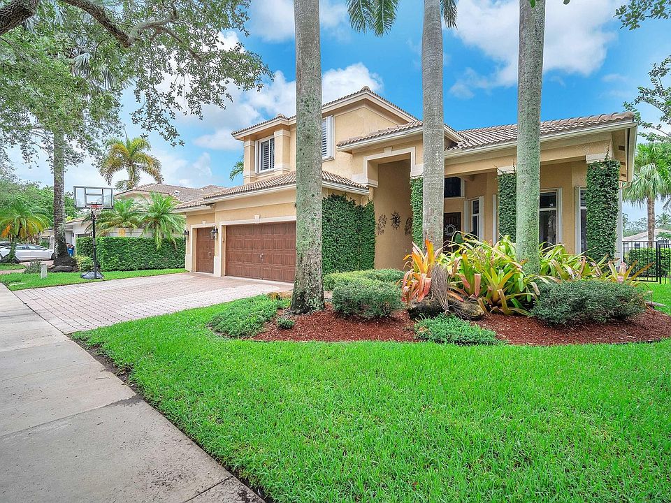 1st image of 2801 Oakbrook Manor