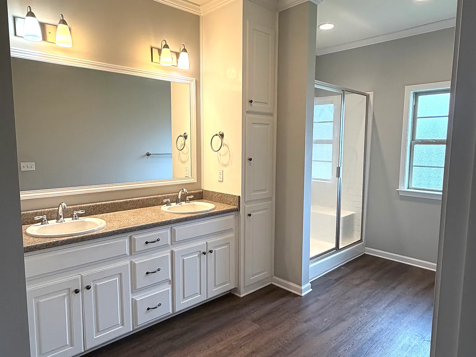 3 bed, 100 sqft, $1,695 — Photo 3