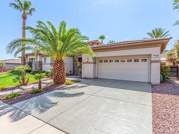 3rd image of 1733 Cypress Manor Dr