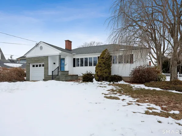 10 Hislop Street, New London, CT 06320