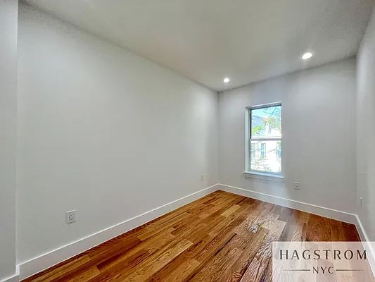 Rented by Hagstrom Management Inc | media 29