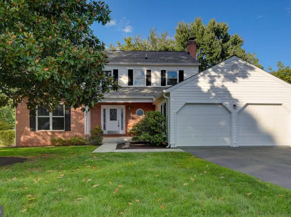 1328 Rock Chapel Rd, Herndon, VA 20170