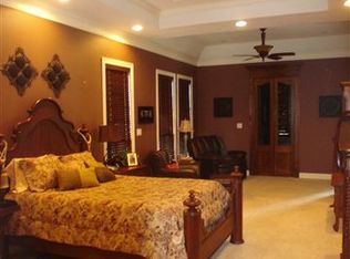 1809 Lindsay Ln, Port Neches, TX 77651
