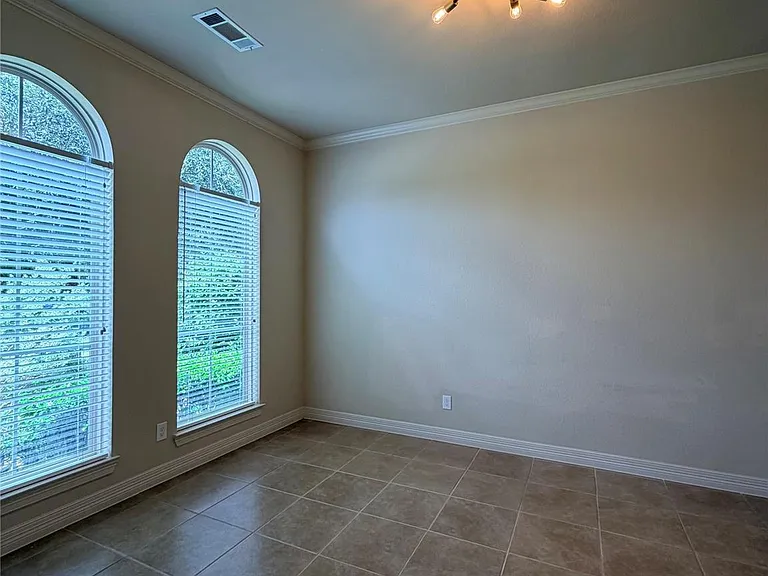 5423 Lachlan Springs Ln — Photo 14