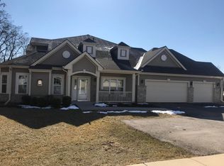 W264N2727 Christian Ln, Pewaukee, WI 53072