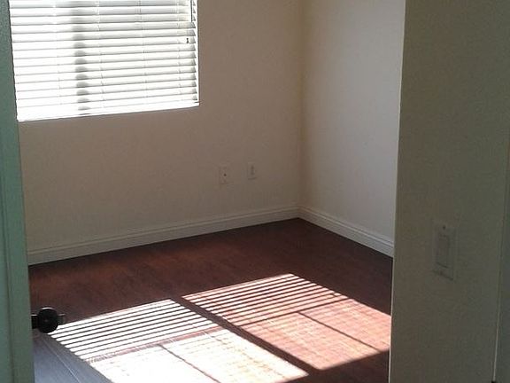 3rd image of 1993 Annandale Way